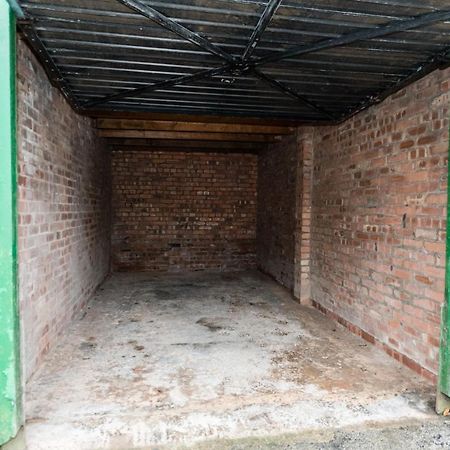 1 Bedroom Newton Apartment L Free Parking L Wigan Royal Infirmary L Haigh Hall L Central Location Bagian luar foto