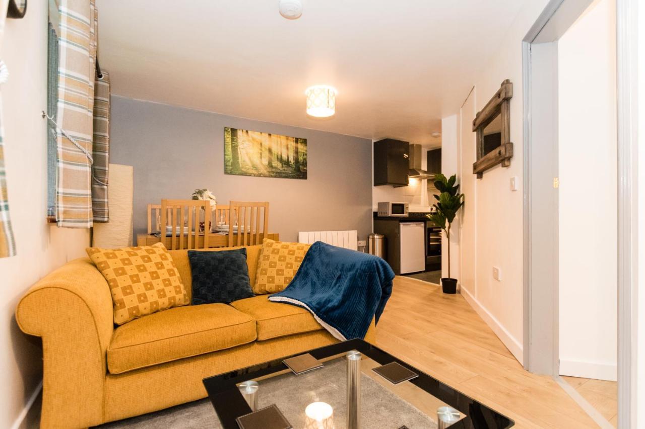 1 Bedroom Newton Apartment L Free Parking L Wigan Royal Infirmary L Haigh Hall L Central Location Bagian luar foto