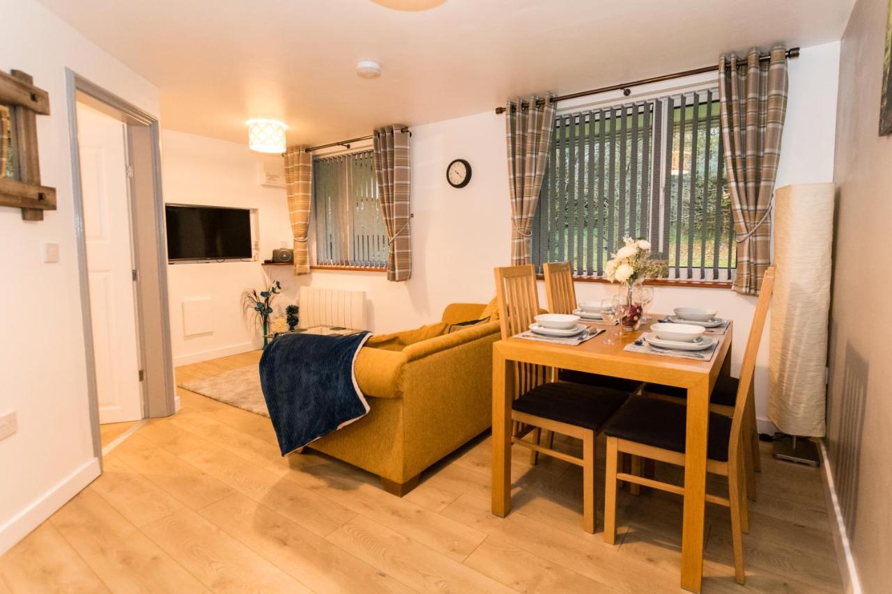 1 Bedroom Newton Apartment L Free Parking L Wigan Royal Infirmary L Haigh Hall L Central Location Bagian luar foto