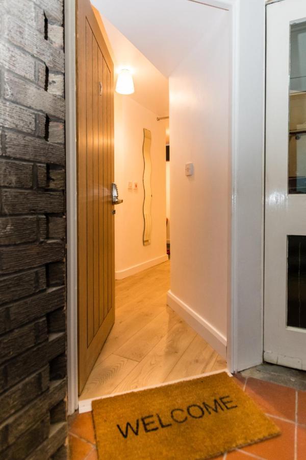 1 Bedroom Newton Apartment L Free Parking L Wigan Royal Infirmary L Haigh Hall L Central Location Bagian luar foto