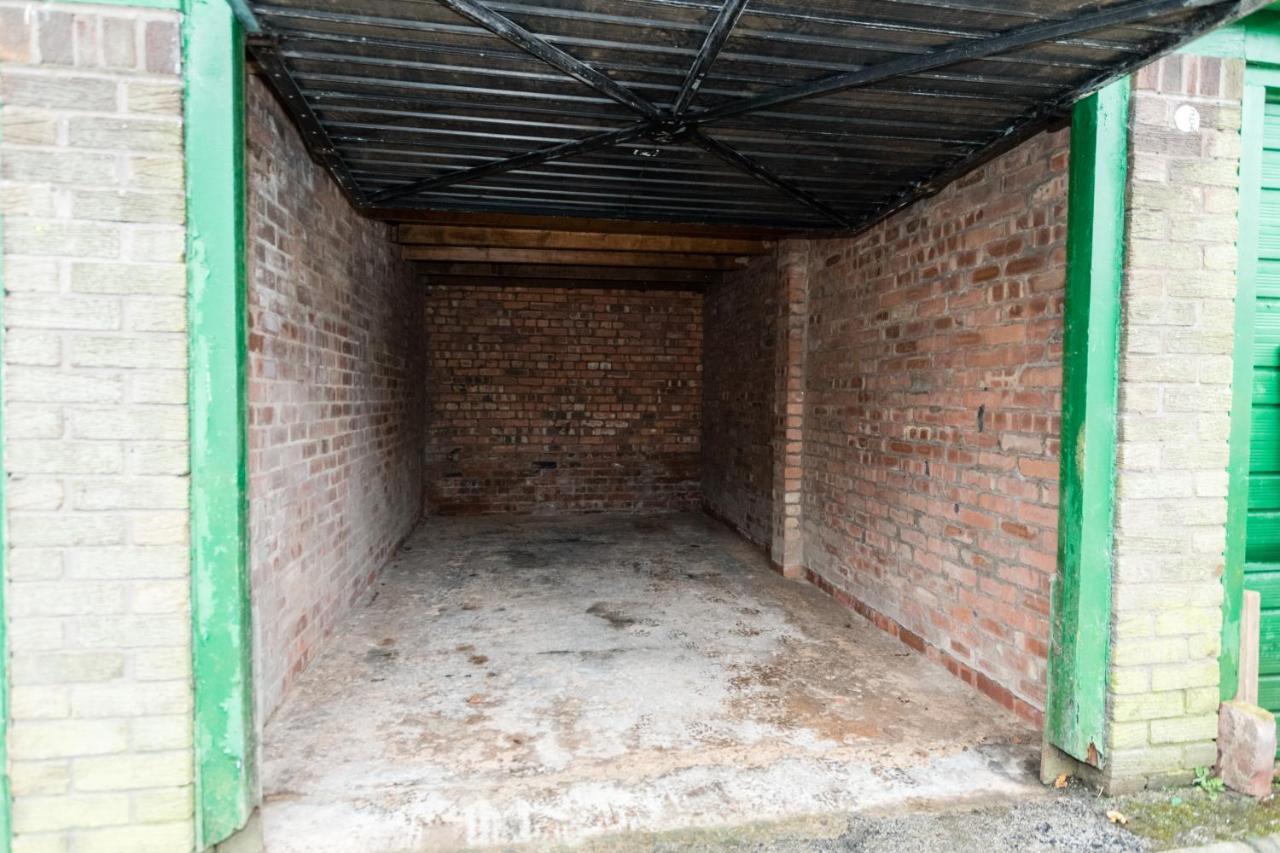 1 Bedroom Newton Apartment L Free Parking L Wigan Royal Infirmary L Haigh Hall L Central Location Bagian luar foto